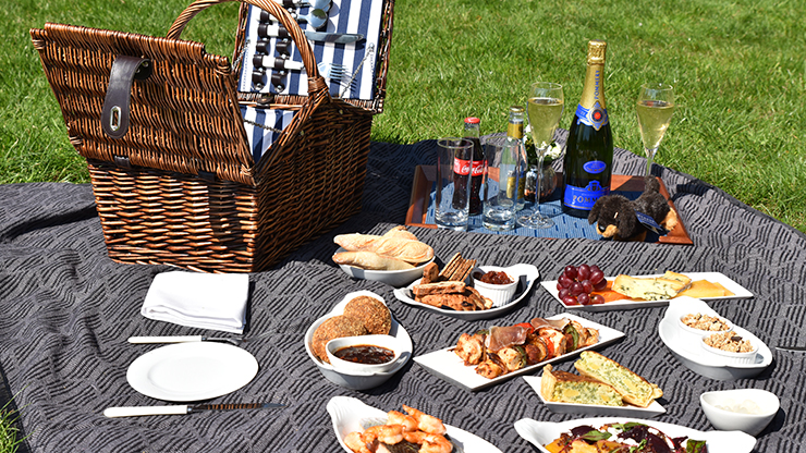 DUKES Classic Picnic for Two with Butler Service